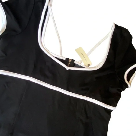 ✨2xHP✨ Anthropologie Maeve 🆕| Sweetheart Ponte Cropped Cutout Top. - Picture 2 of 7